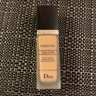 ディオール(Dior)のDIOR リキット ファンデーション 010(ファンデーション)