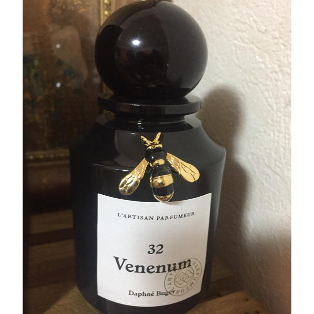 L'Artisan Parfumeur(ラルチザンパフューム)のラルチザン Venenum ヴェネナム コスメ/美容の香水(香水(女性用))の商品写真