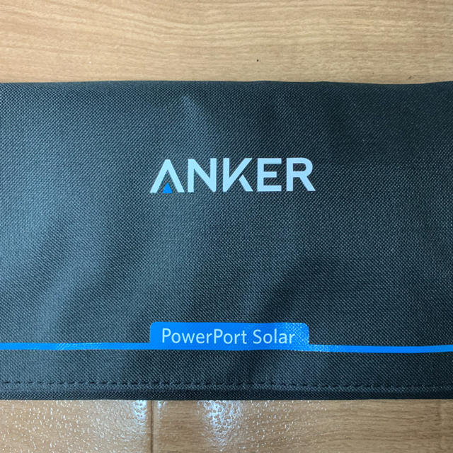 Anker PowerPort Solar 21W 2ポートソーラーチャージャー スマホ/家電/カメラのスマートフォン/携帯電話(バッテリー/充電器)の商品写真