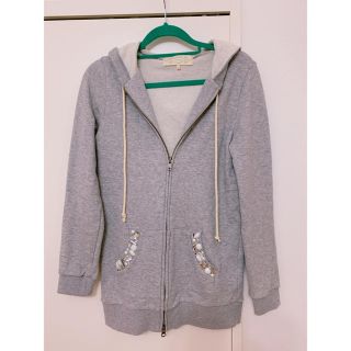 チェスティ(Chesty)のチェスティ新品未使用ビジューパーカーグレーChesty大人女子スウェット(パーカー)