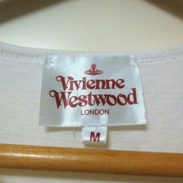 Vivienne Westwood(ヴィヴィアンウエストウッド)の【Vivienne】ロングTシャツ レディースのトップス(Tシャツ(半袖/袖なし))の商品写真