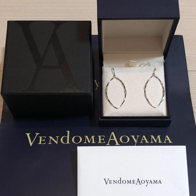 Vendome Aoyama(ヴァンドームアオヤマ)の《みはえる様専用》ヴァンドーム青山  ホワイトゴールド スウィングピアス レディースのアクセサリー(ピアス)の商品写真