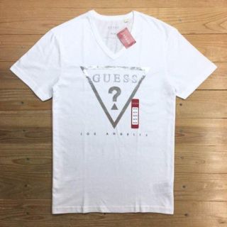 ゲス(GUESS)の新品【メンズM】★ゲス★ロゴ刺しゅう入りVネック半袖Tシャツ/白/GUESS(Tシャツ/カットソー(半袖/袖なし))