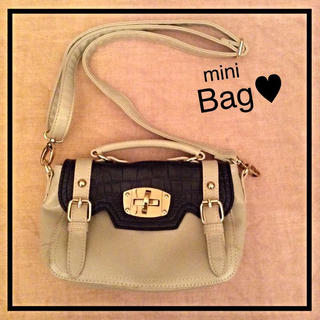 フォーエバートゥエンティーワン(FOREVER 21)のForever21 miniBag(ハンドバッグ)