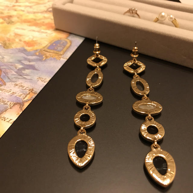 Ameri VINTAGE(アメリヴィンテージ)のimport bijou pierce✩︎‧₊インポート ビジュー ピアス＊ レディースのアクセサリー(ピアス)の商品写真