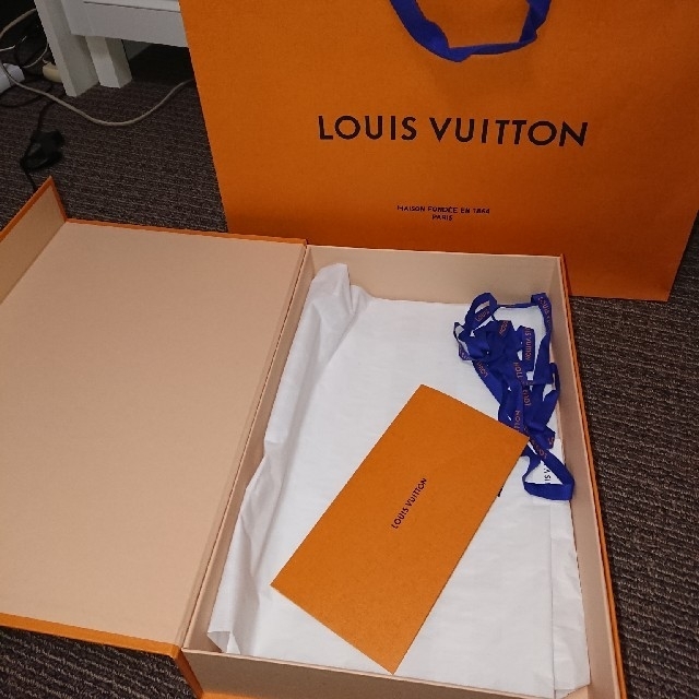 LOUIS VUITTON(ルイヴィトン)のヴィトン ショール レディースのファッション小物(マフラー/ショール)の商品写真