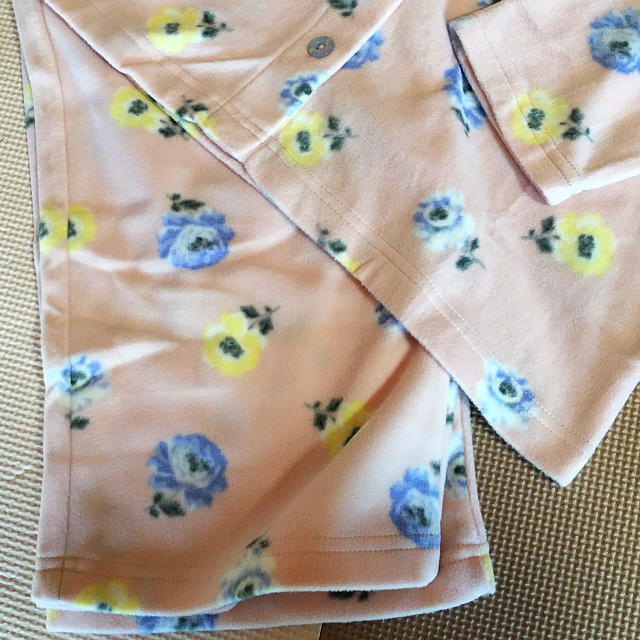 AMO'S STYLE(アモスタイル)のパジャマ AMO STYLE Mサイズ 花柄 新品 未使用 レディースのルームウェア/パジャマ(パジャマ)の商品写真