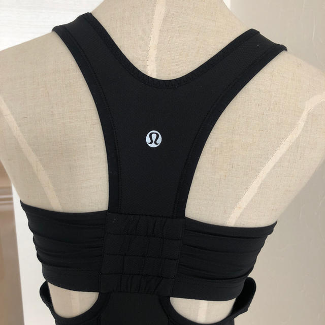 lululemon(ルルレモン)のLululemon タンク完売しました。 スポーツ/アウトドアのトレーニング/エクササイズ(ヨガ)の商品写真