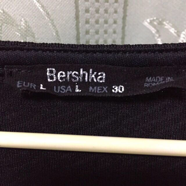 Bershka(ベルシュカ)のBershka☆シンプル黒ワンピース レディースのワンピース(ミニワンピース)の商品写真