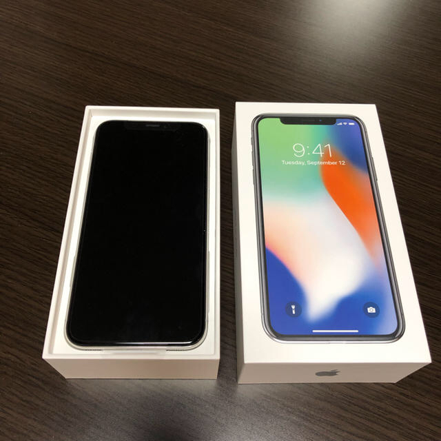 iPhone X Silver 64 GB docomo