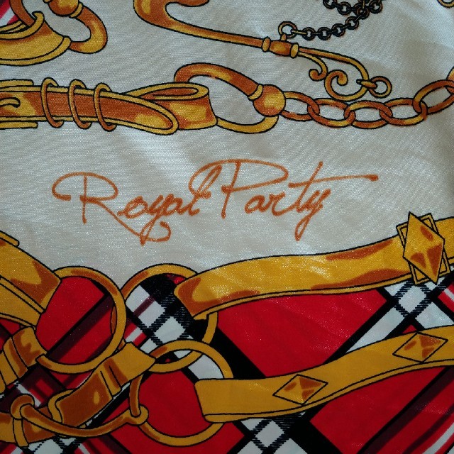 ROYAL PARTY(ロイヤルパーティー)のsasa様ロイヤルパーティースカーフ レディースのファッション小物(バンダナ/スカーフ)の商品写真