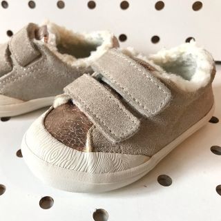 ザラキッズ(ZARA KIDS)のZARA Baby《ボア付きレザーシューズ》(スニーカー)