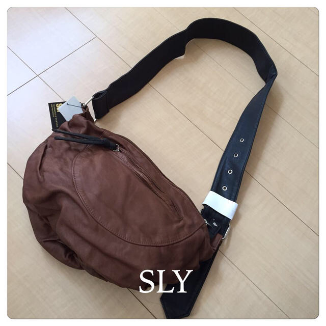 SLY(スライ)のSLY ショルダーバック レディースのバッグ(ショルダーバッグ)の商品写真