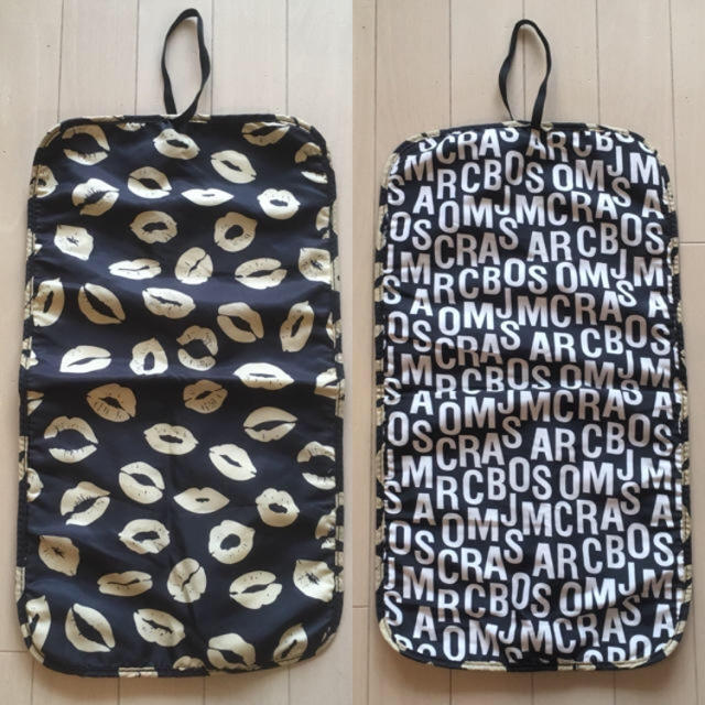 MARC BY MARC JACOBS(マークバイマークジェイコブス)のオムツ替えシート キッズ/ベビー/マタニティのおむつ/トイレ用品(おむつ替えマット)の商品写真