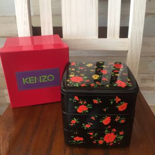 ケンゾー(KENZO)のKENZO  珍しい形の3段お重箱 (希少)  (弁当用品)