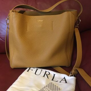 フルラ(Furla)のFURLA キャメル ホーボー(ショルダーバッグ)