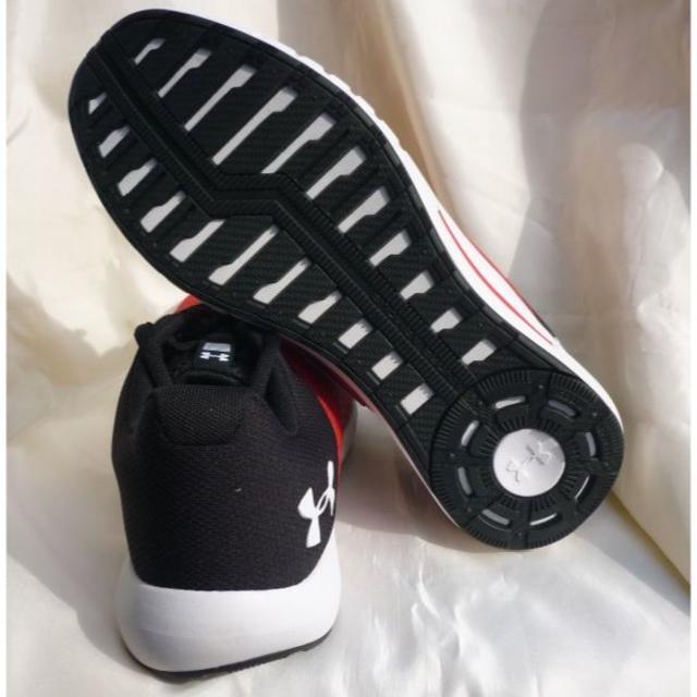 UNDER ARMOUR(アンダーアーマー)の新品27㎝★アンダーアーマーランニングシューズ赤黒 定価8100円 メンズの靴/シューズ(スニーカー)の商品写真