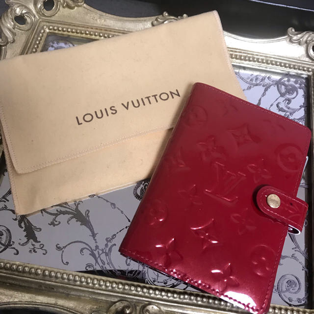 LOUIS VUITTON(ルイヴィトン)の❤️ルイヴィトン ヴェルニ 赤 レッド 手帳 レフィル付き インテリア/住まい/日用品の文房具(その他)の商品写真