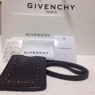 ジバンシィ(GIVENCHY)のMxDxKx様 専用ページ(モバイルケース/カバー)