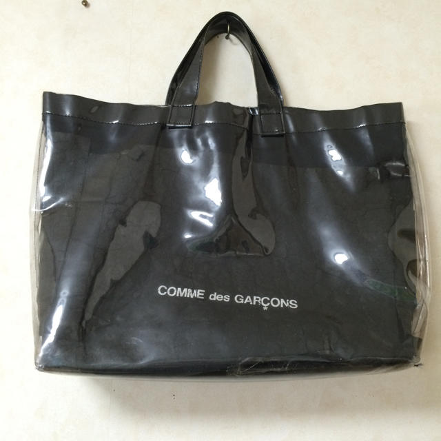 BLACK COMME des GARCONS(ブラックコムデギャルソン)のCOMME des GARCONS 闇市 PVC トートバッグ ＊ダメージ有り メンズのバッグ(トートバッグ)の商品写真