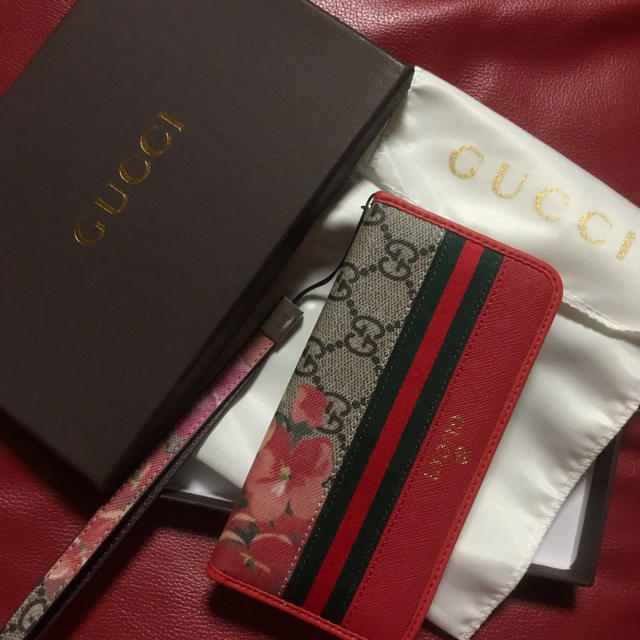 シャネルのiphoneケース | Gucci - GUCCI♡iPhone7、8手帳型スマホケース♡ストラップ付♡の通販 by あみん's shop｜グッチならラクマ