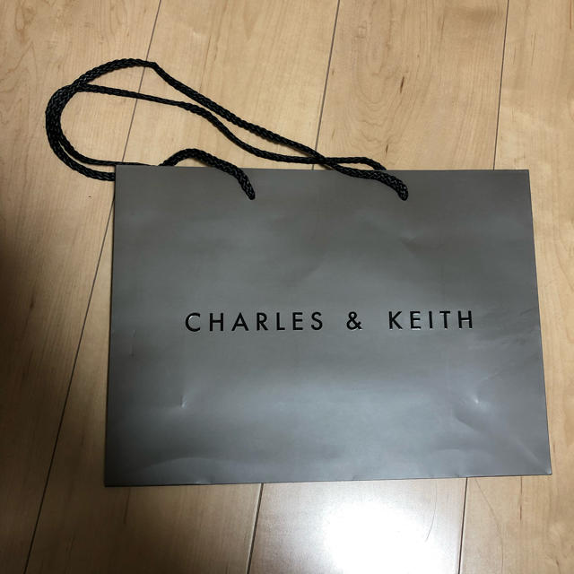 Charles and Keith(チャールズアンドキース)のCHARlES & KEITH ショップバッグ 袋 レディースのバッグ(ショップ袋)の商品写真