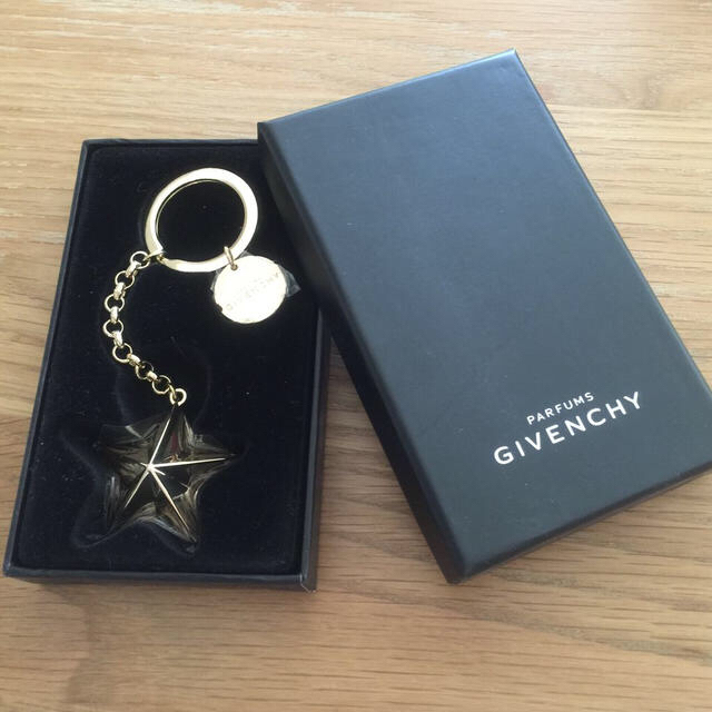 GIVENCHY(ジバンシィ)の黒蜜様 専用 レディースのファッション小物(キーホルダー)の商品写真