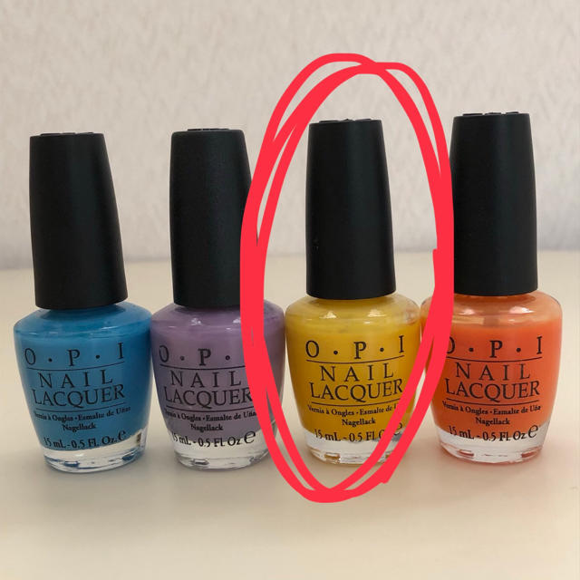 OPI(オーピーアイ)の【おて様専用出品】OPI イエロー コスメ/美容のネイル(マニキュア)の商品写真