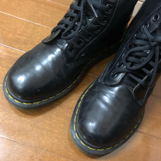 Dr.Martens(ドクターマーチン)の【送料込】Dr.Martens 黒ブーツ 8ホール レディースの靴/シューズ(ブーツ)の商品写真