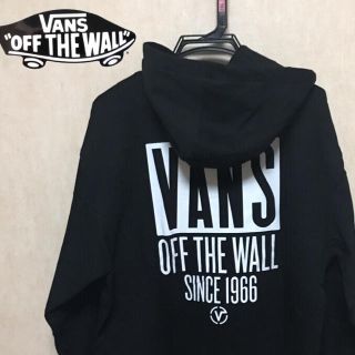 ヴァンズ(VANS)の【新品・海外限定デザイン】VANS パーカー ブラック S(パーカー)