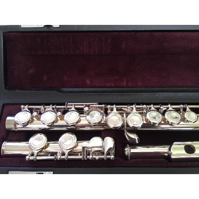 ヤマハ(ヤマハ)のヤマハフルート YFL-211 楽器の管楽器(フルート)の商品写真