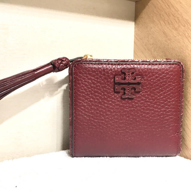 Tory Burch - 【人気色&新品未使用】トリーバーチ 二つ折財布 ミニ財布の通販 by あやいろ's shop｜トリーバーチならラクマ