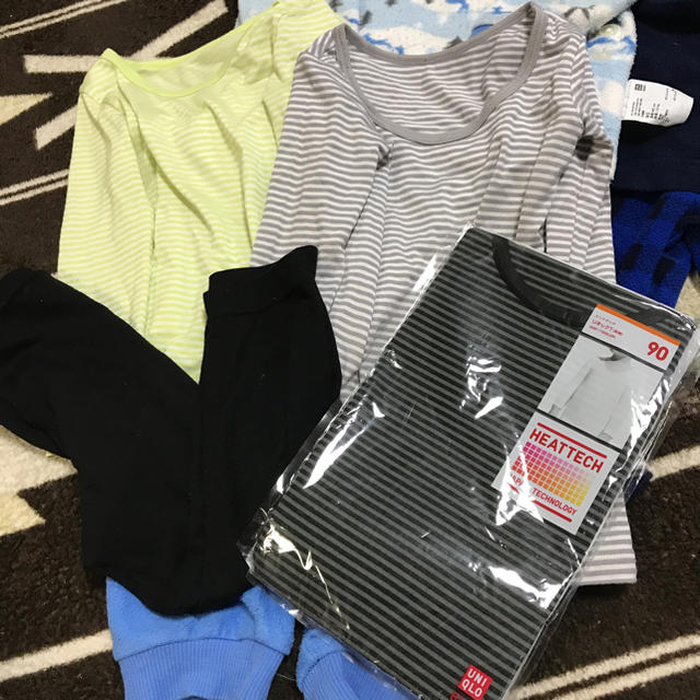 UNIQLO(ユニクロ)のユニクロ90 パジャマ２着＋ヒートテック4着セット キッズ/ベビー/マタニティのキッズ服男の子用(90cm~)(パジャマ)の商品写真