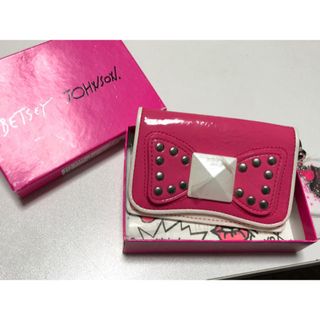 ベッツィジョンソン(BETSEY JOHNSON)の【BETSEY JOHNSON】牛革パスケース・定期入れ(名刺入れ/定期入れ)