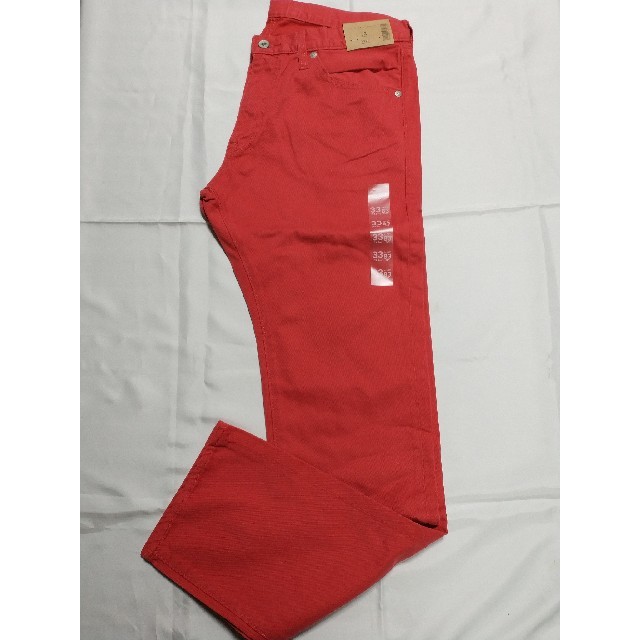GU(ジーユー)の送料込み　GU カラースリムストレートジーンズ　ユニクロ　姉妹ブランド　33 メンズのパンツ(デニム/ジーンズ)の商品写真