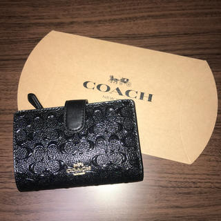 コーチ(COACH)のCOACH シグネチャー エナメル 黒 二つ折り財布 箱付き(財布)
