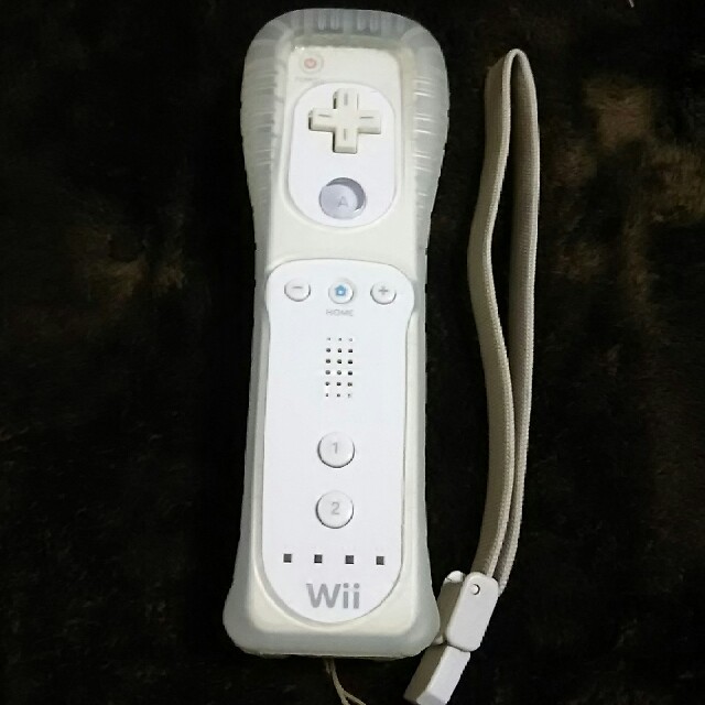 Wii(ウィー)のwii リモコン 2個セット エンタメ/ホビーのゲームソフト/ゲーム機本体(その他)の商品写真