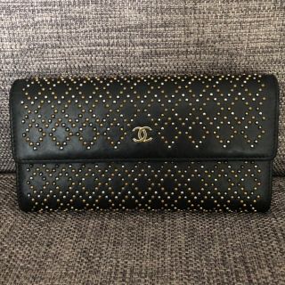 シャネル(CHANEL)の☆お値下げ☆正規品 CHANEL スタッズ           長財布 22番台(財布)