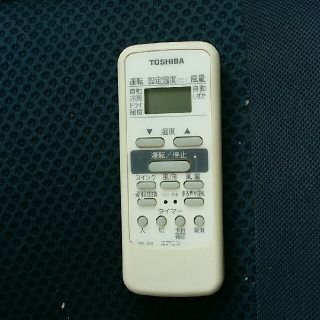 トウシバ(東芝)の東芝エアコンリモコン　WH-D6B 中古です。(エアコン)