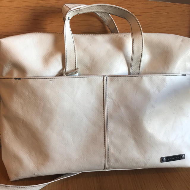 FREITAG(フライターグ)のFreitag Hoffman.  Business bag. White メンズのバッグ(ショルダーバッグ)の商品写真