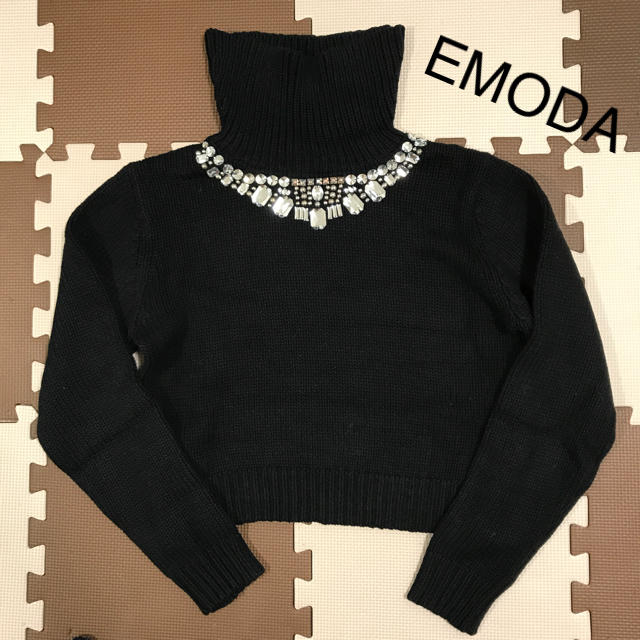 EMODA(エモダ)のビジューショート丈ニット♡ブラック レディースのトップス(ニット/セーター)の商品写真