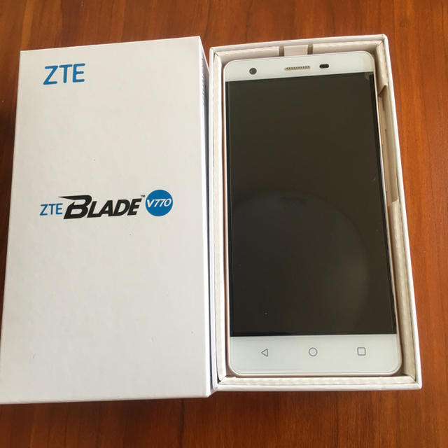 ZTE BLADE V770 携帯スマートフォン本体