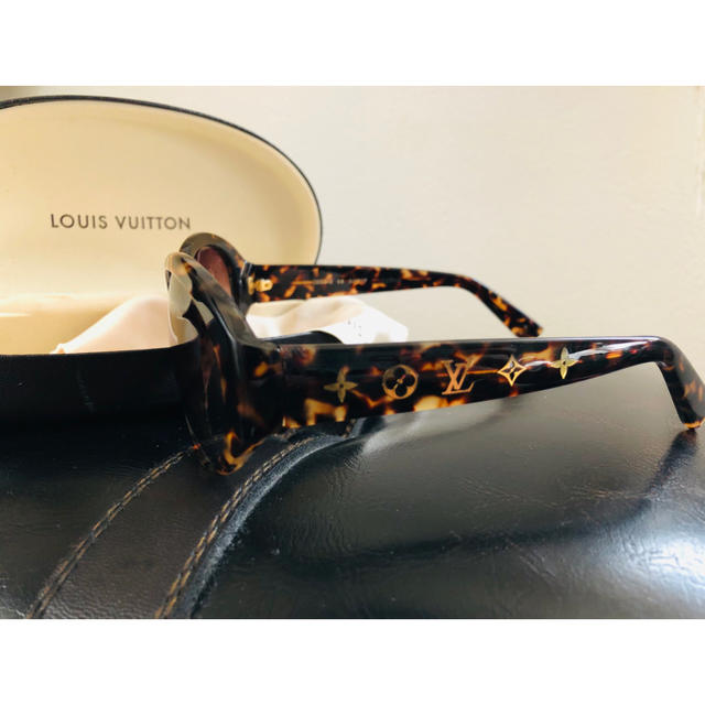 LOUIS VUITTON(ルイヴィトン)のLouis Vuittonサングラス レディースのファッション小物(サングラス/メガネ)の商品写真