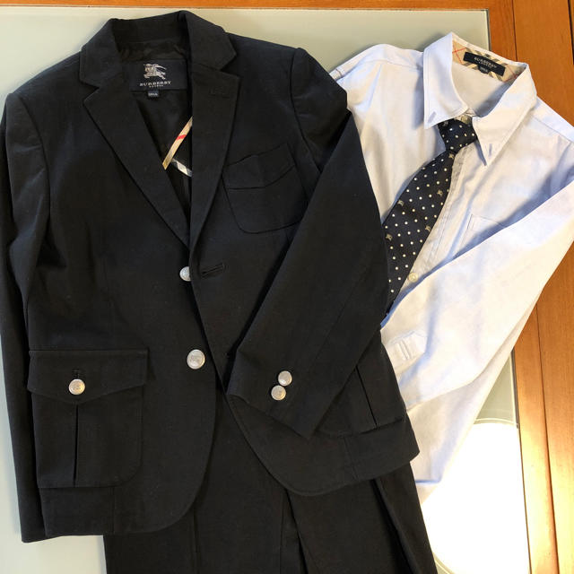 お値下げ❣️バーバリー男の子用スーツ 130A