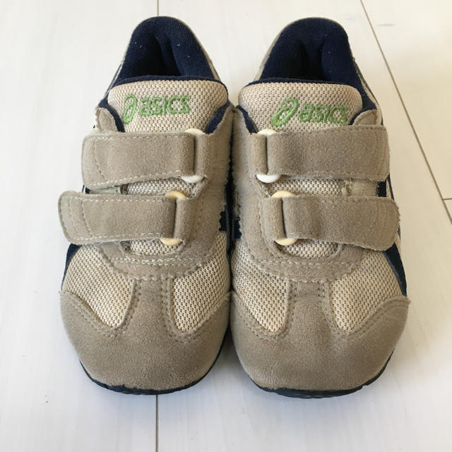 asics(アシックス)の値下げしました   asics 17センチ スニーカー キッズ/ベビー/マタニティのキッズ靴/シューズ(15cm~)(スニーカー)の商品写真