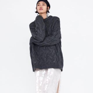 ザラ(ZARA)のZARA 新品 ケーブルニットセーター(ニット/セーター)