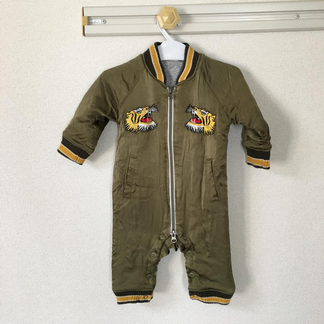 F.O.KIDS(エフオーキッズ)のF.O.KIDS  スカジャン ロンパース  70 キッズ/ベビー/マタニティのベビー服(~85cm)(ロンパース)の商品写真