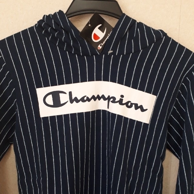 Champion(チャンピオン)の新品未使用Championチャンピオンパーカー160㎝ キッズ/ベビー/マタニティのキッズ服女の子用(90cm~)(ジャケット/上着)の商品写真