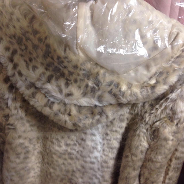 Miel Crishunant(ミエルクリシュナ)のミエルクリシュナ コート レディースのジャケット/アウター(毛皮/ファーコート)の商品写真