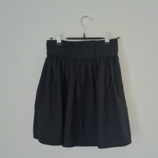 THE EMPORIUM(ジエンポリアム)のブラック スカート レディースのスカート(ひざ丈スカート)の商品写真